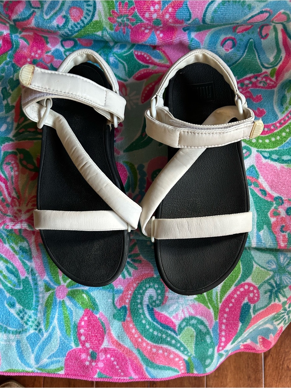 Fitflop Sandals. - Picture 2 of 5